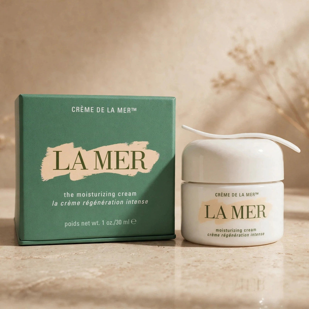 La Mer The Moisturizing Cream – 1oz / 30ml – warm view