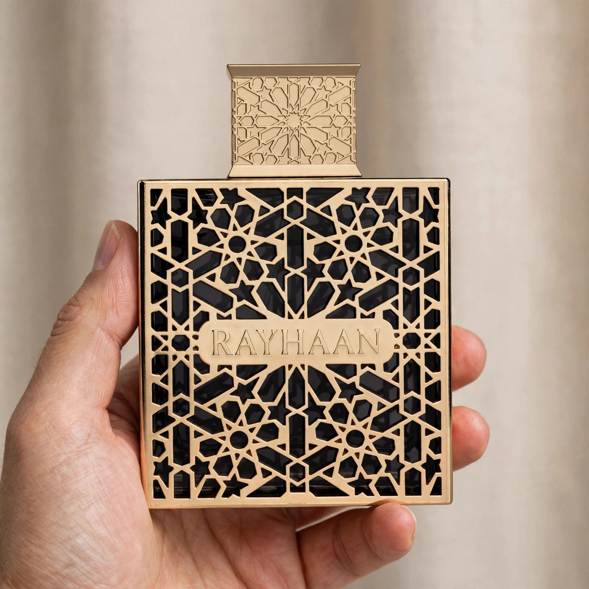 Rayhaan Elixir Eau de Parfum 100ml / 3.4oz for Unisex — hand shot